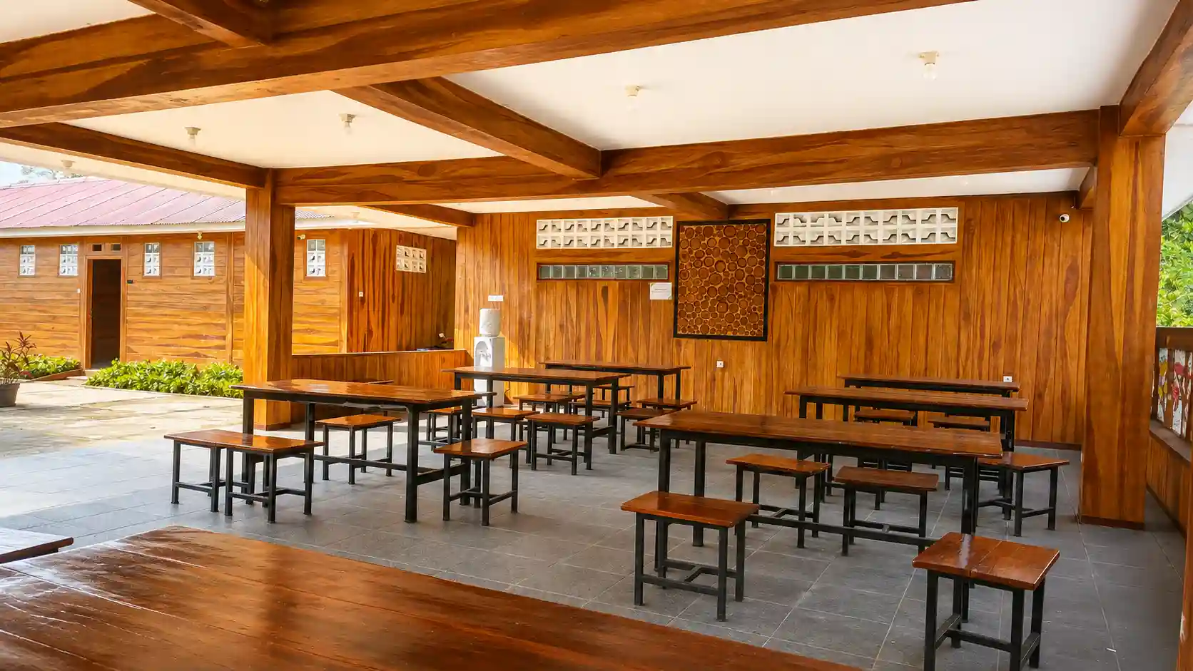 Wooden Dining Space Highland Park Resort